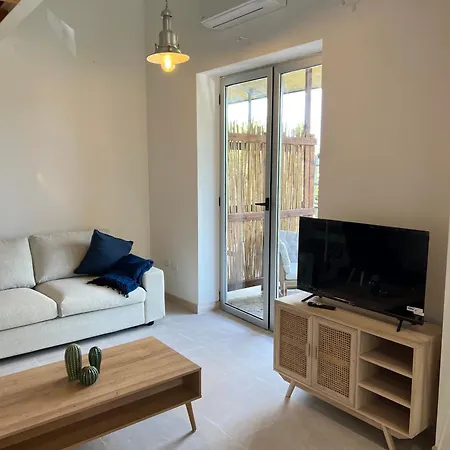 아파트 Con Accesso Terrazza E Parcheggio *