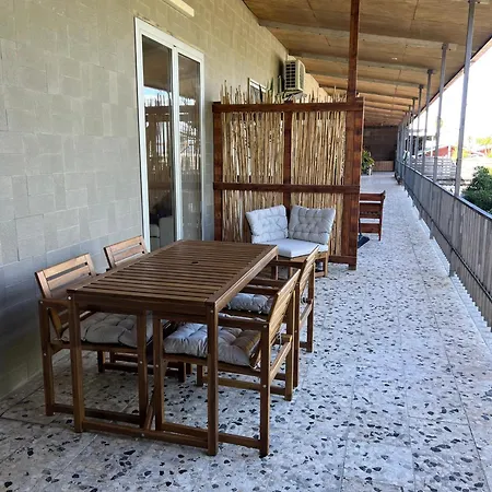 Con Accesso Terrazza E Parcheggio 아파트 사보나
